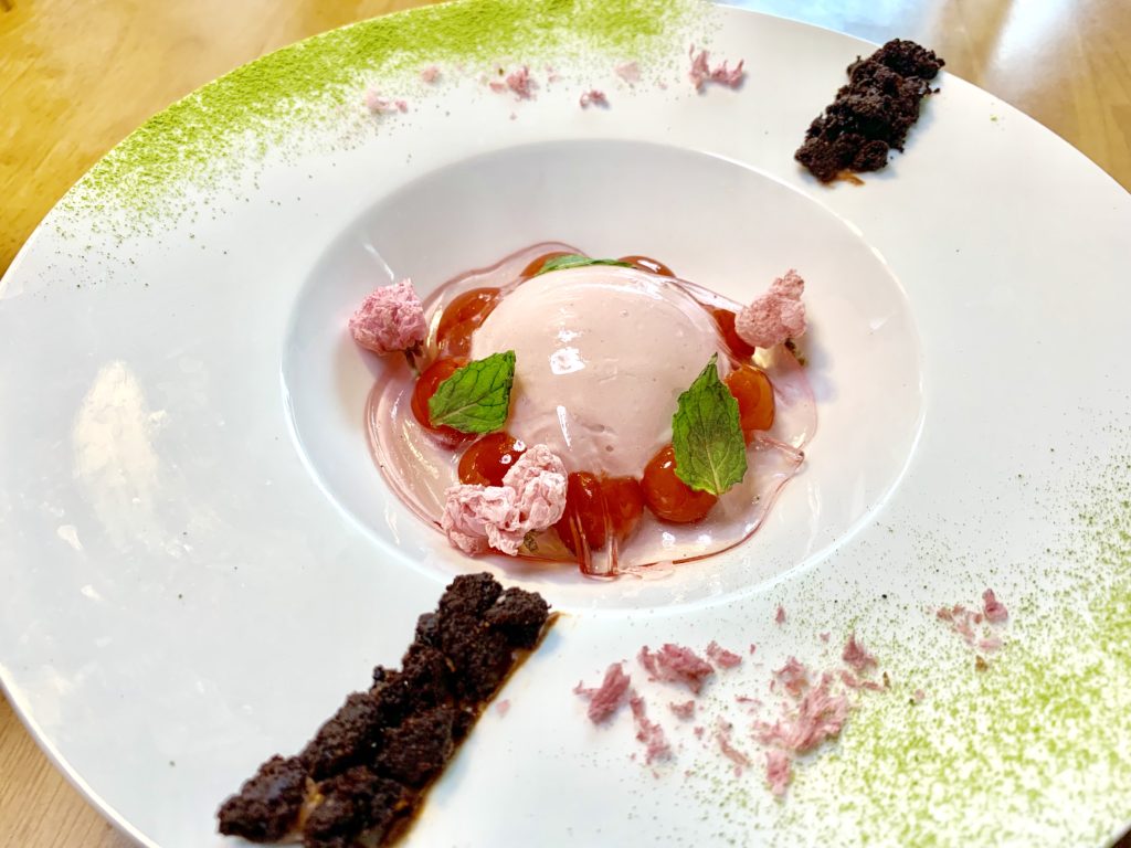 桜のムースとロゼワインシートのラヴィオリ仕立て | プロのレシピ La Table